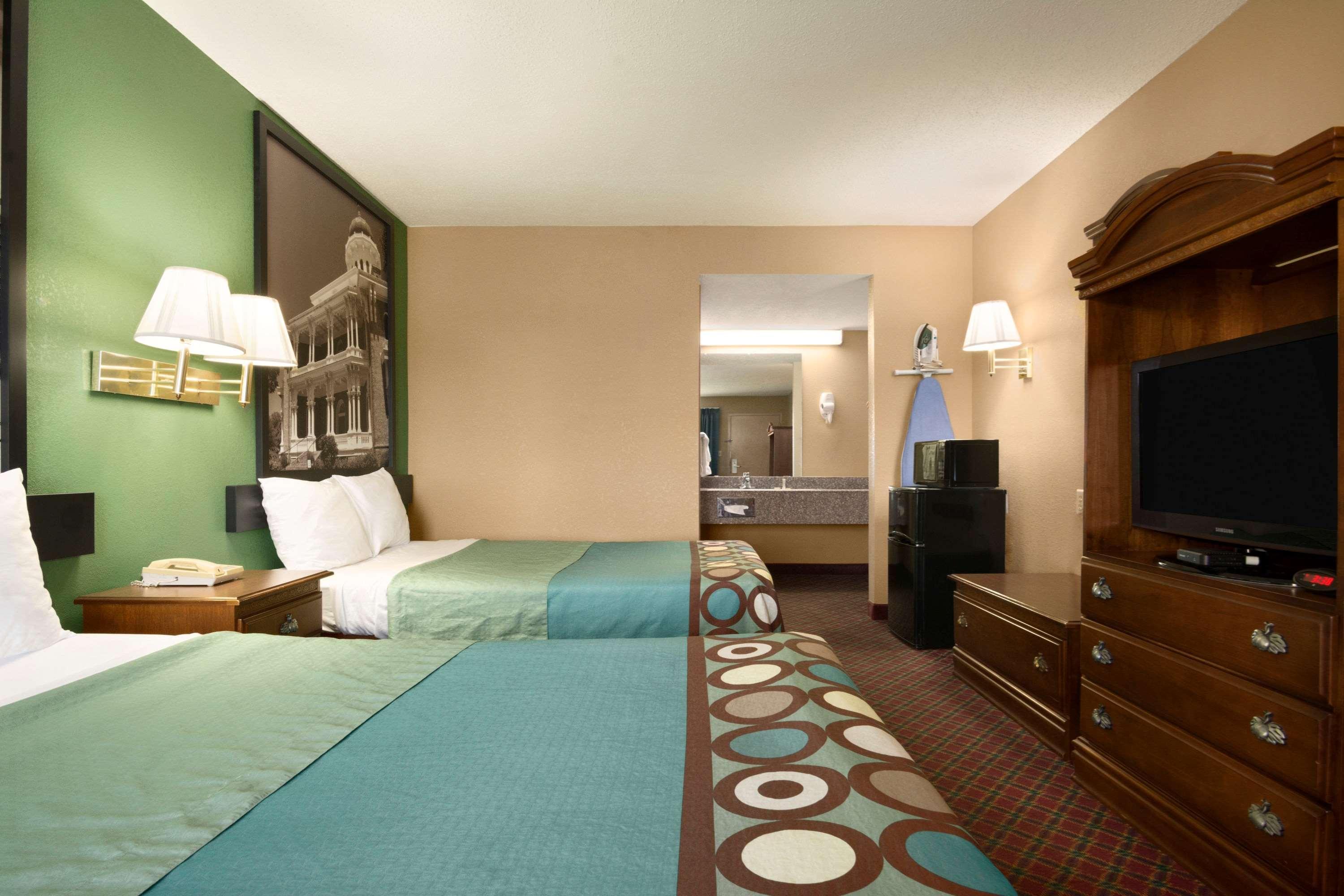 Super 8 By Wyndham Hattiesburg North Экстерьер фото