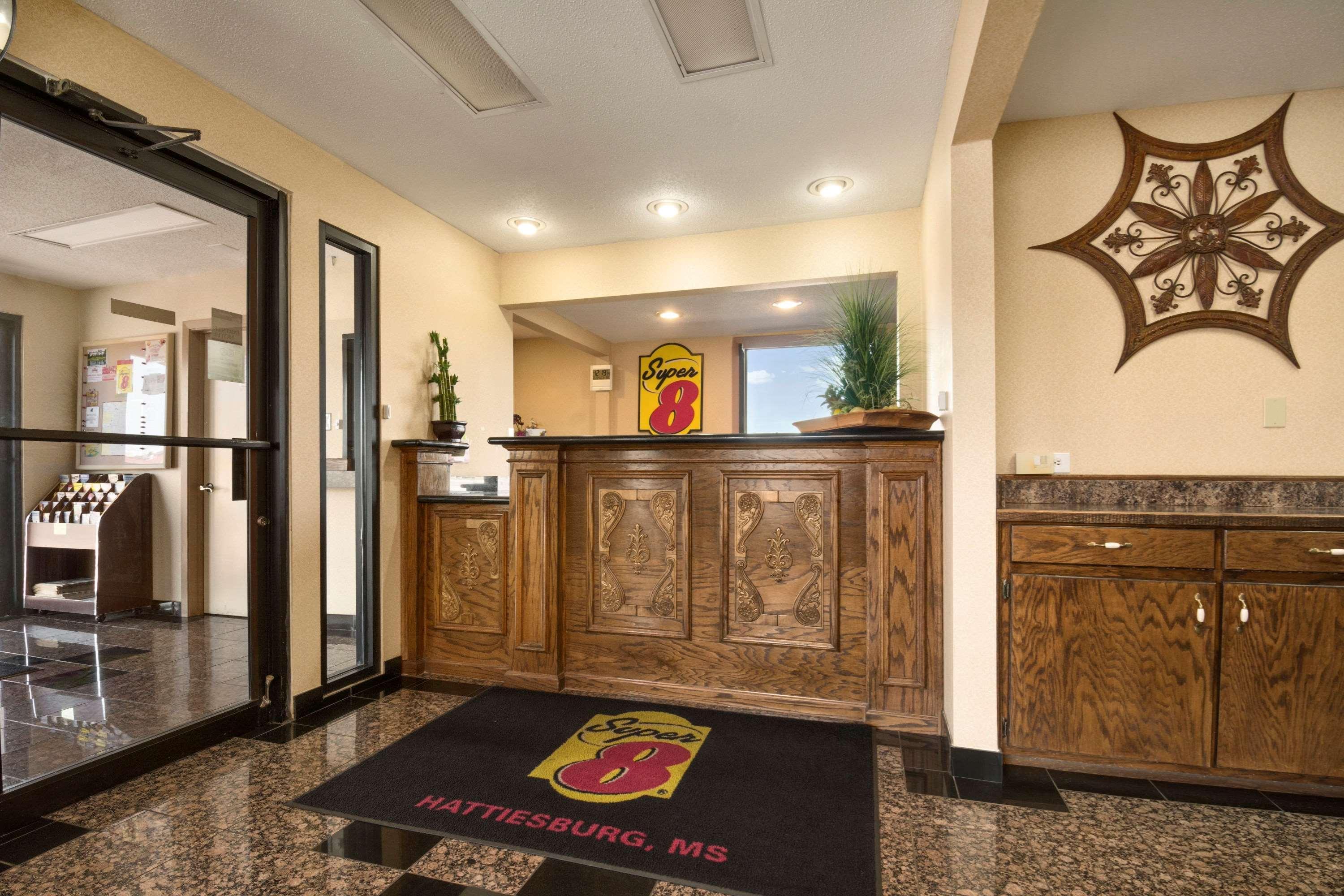 Super 8 By Wyndham Hattiesburg North Экстерьер фото