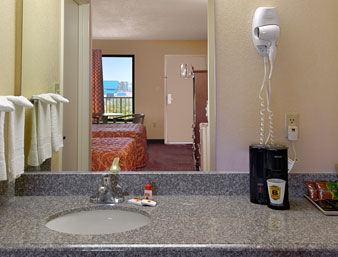 Super 8 By Wyndham Hattiesburg North Экстерьер фото